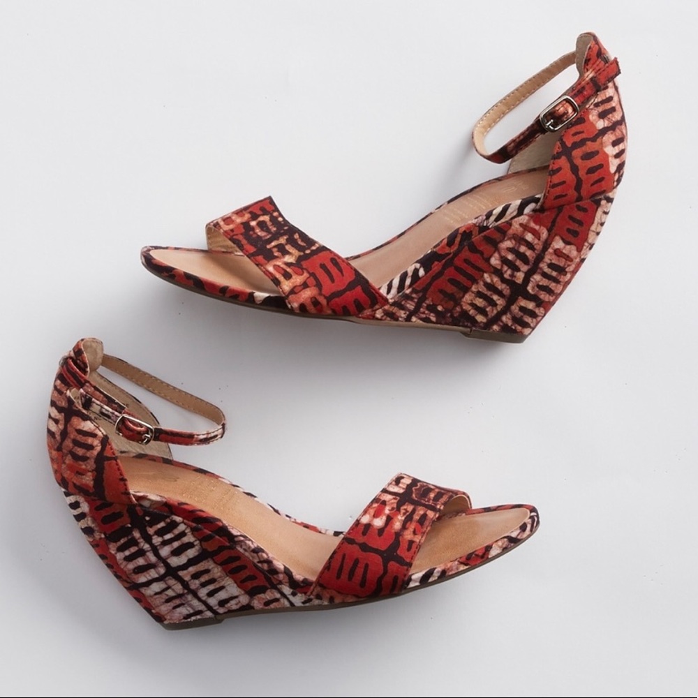 BNIB Seychelles for Anthropologie Thyme Della Batik Print Wedge SZ 9